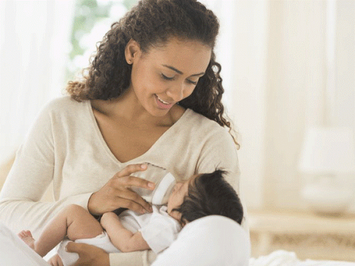 Công thức tính lượng sữa cho trẻ sơ sinh mẹ cần biết
