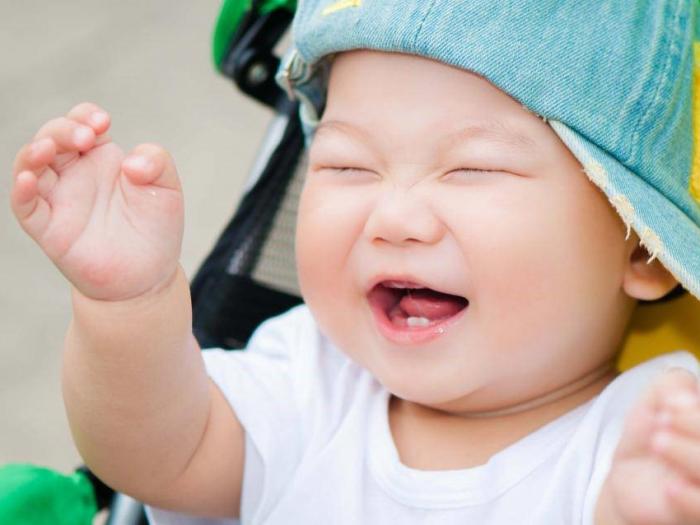 Trẻ mấy tháng mọc răng và cách chăm sóc như thế nào?