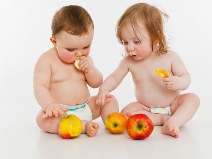 Trẻ 5 tháng tuổi nên ăn gì để phát triển toàn diện?